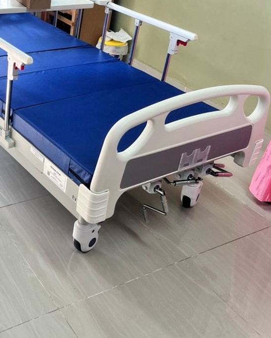 Penghantaran dan pemasangan katil hospital 3 Fungsi Manual